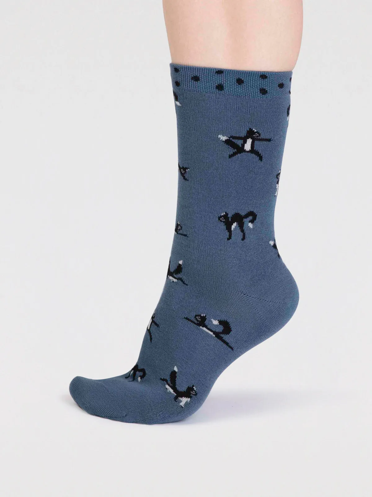 Chai Bamboo Yoga Cats Socks - Misty Blue