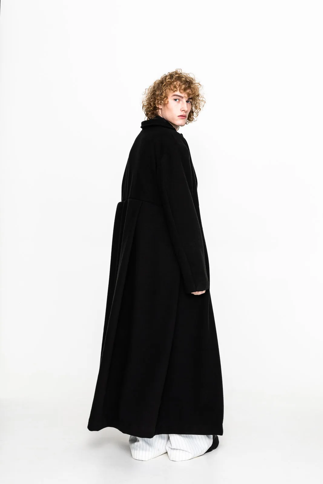 Erbe Coat Black