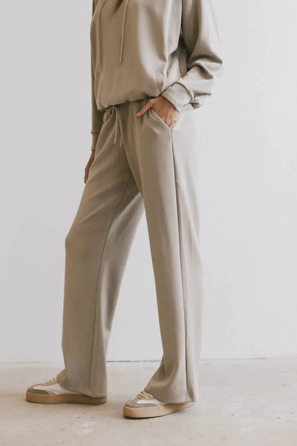 Flow State Pants in Taupe