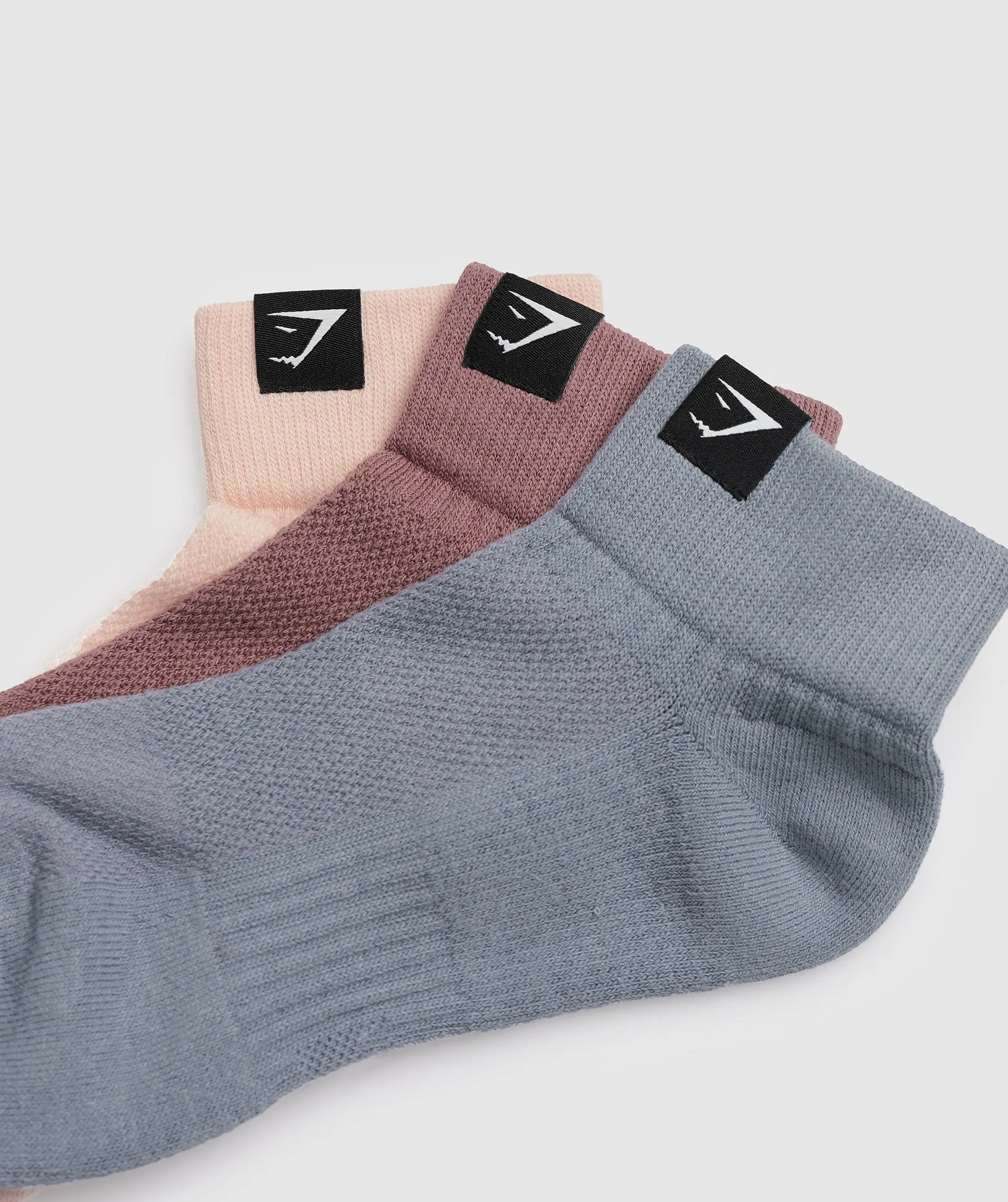 Gymshark Woven Tab Quarter Socks 3pk - Misty Pink/Drift Grey/Maroon