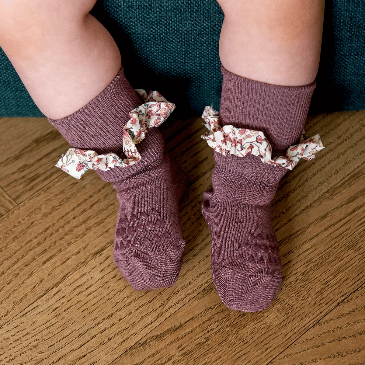 Non-Slip Grip Socks - Bamboo / Liberty - Misty Plum