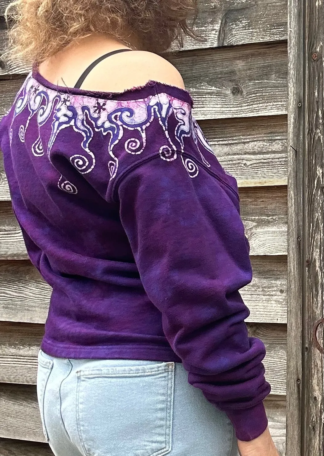 Purple Flames Batik Necklace Long Sleeve Pullover Tee