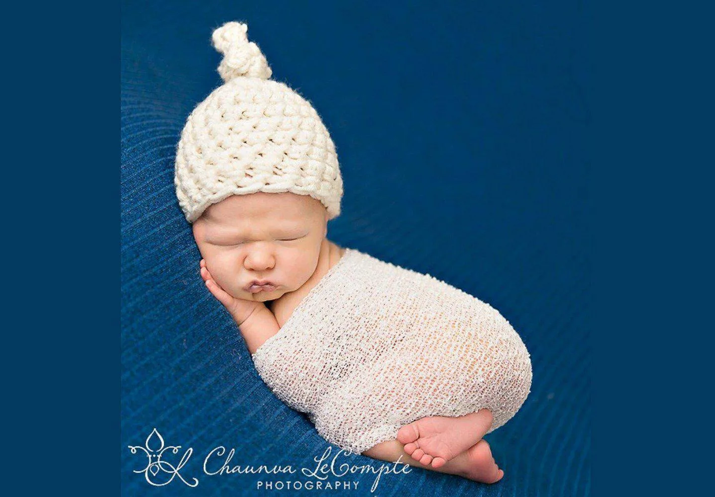 SET Cream Newborn Knot Hat and Off White Stretch Knit Wrap