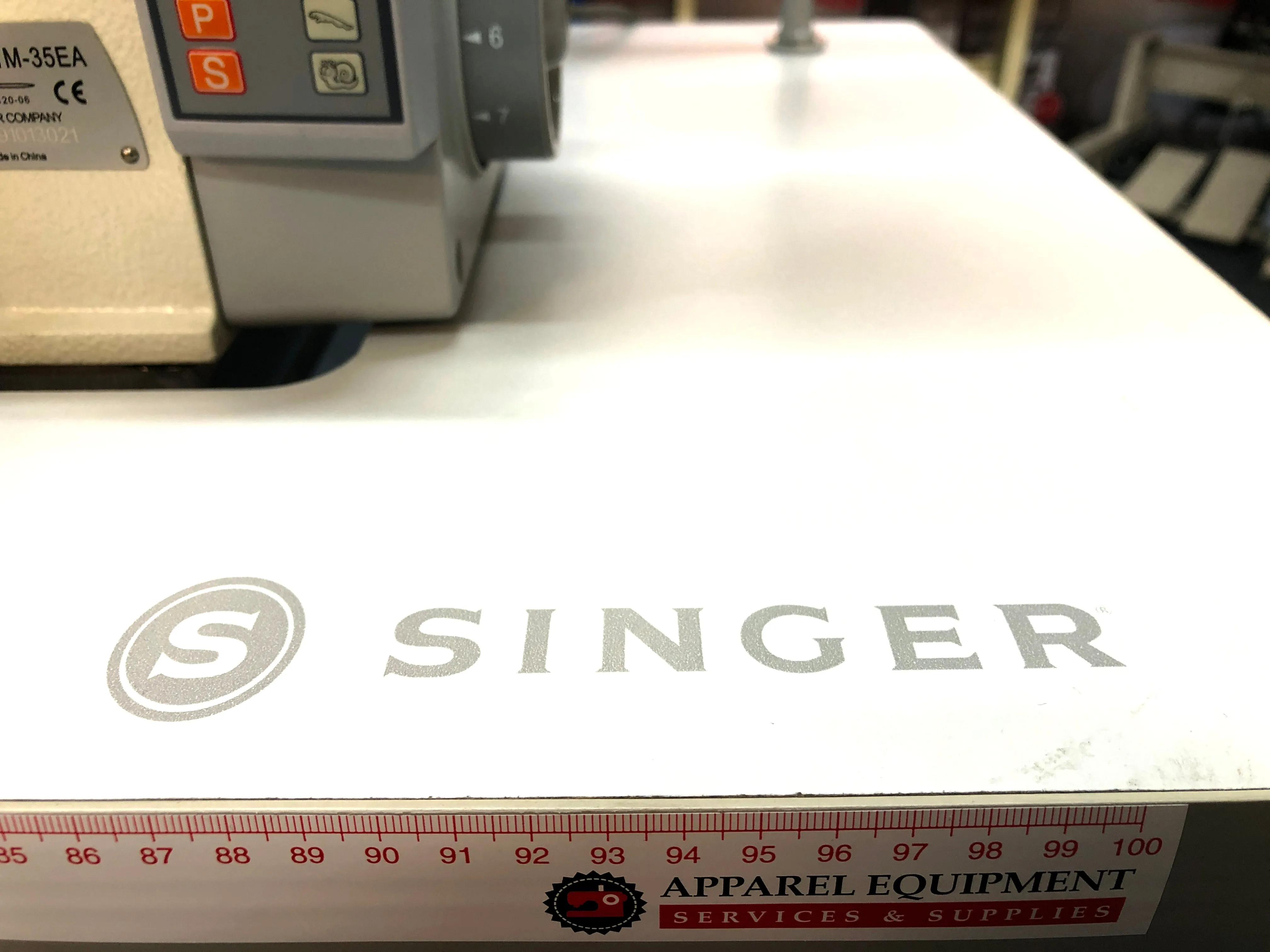 Singer Direct Drive 5 Thread Overlocker